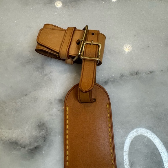 Louis Vuitton Luggage and Poignet - Picture 5 of 8